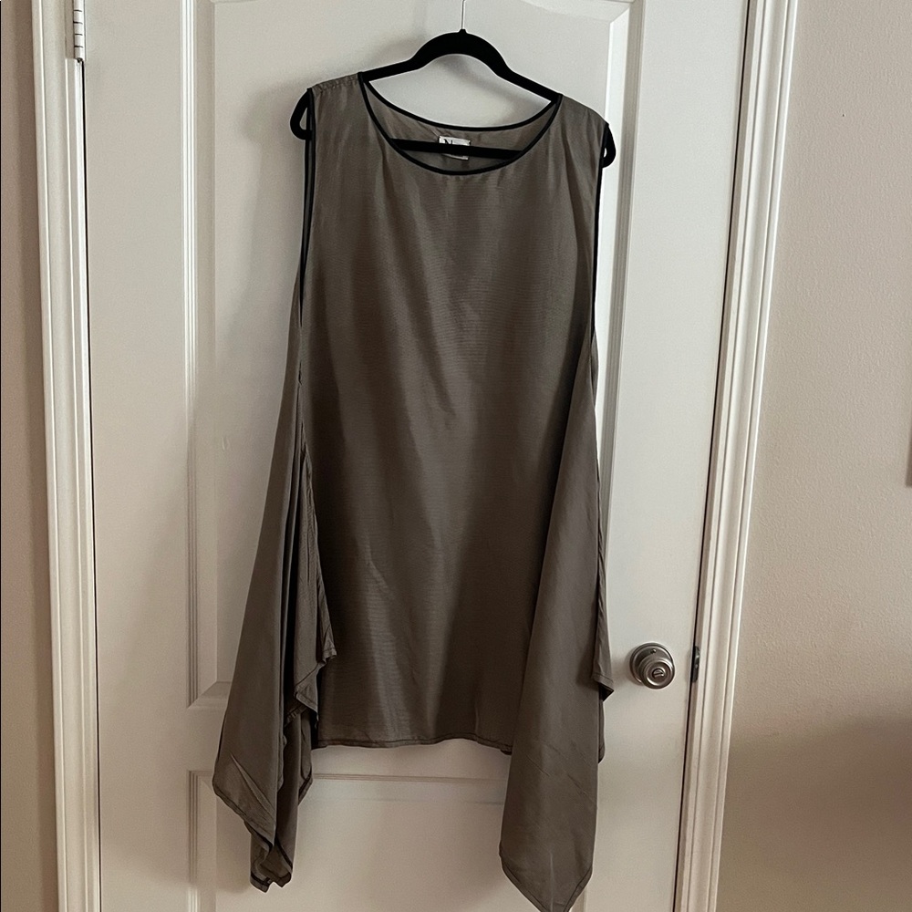 Elegant Gray Sleeveless Dress
